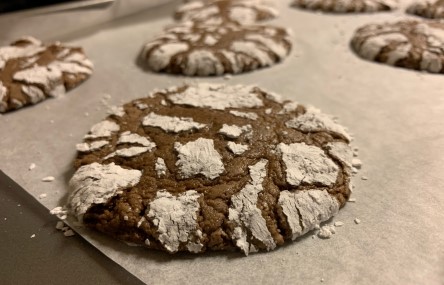 "Chocolate crinkle cookies"